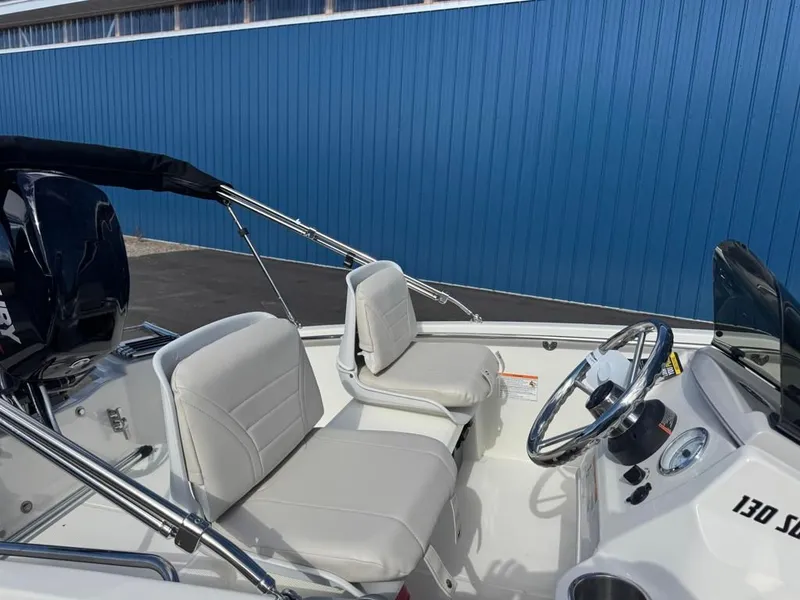 Slide: The Image of Boston Whaler 130 Super Sport 2026 - 25