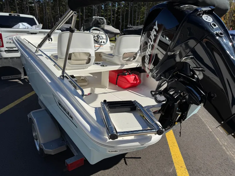 Slide: The Image of Boston Whaler 130 Super Sport 2026 - 28