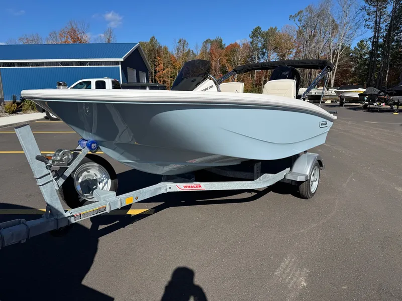 Slide: The Image of Boston Whaler 130 Super Sport 2026 - 4