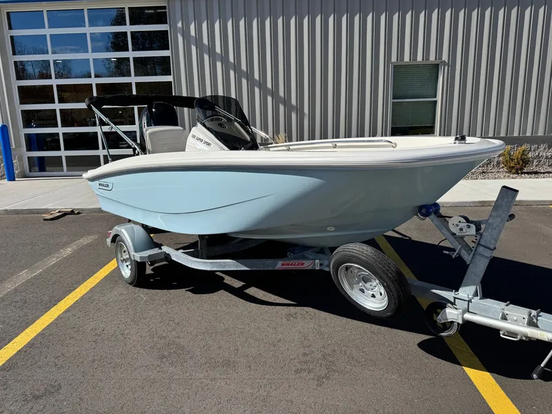 Slide: The Image of Boston Whaler 130 Super Sport 2026 - 8