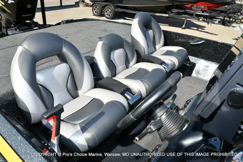 Slide: The Image of Nitro Z-8 w/250HP Mercury Pro-XS 2015 - 11