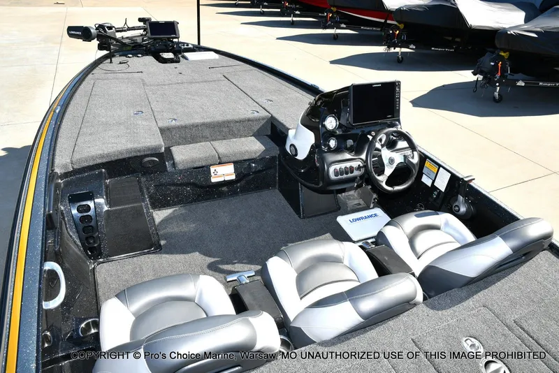 Slide: The Image of Nitro Z-8 w/250HP Mercury Pro-XS 2015 - 12