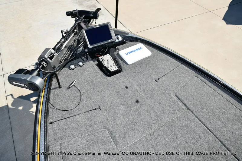 Slide: The Image of Nitro Z-8 w/250HP Mercury Pro-XS 2015 - 14