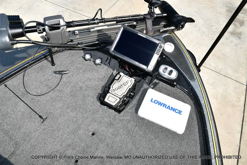 Slide: The Image of Nitro Z-8 w/250HP Mercury Pro-XS 2015 - 15