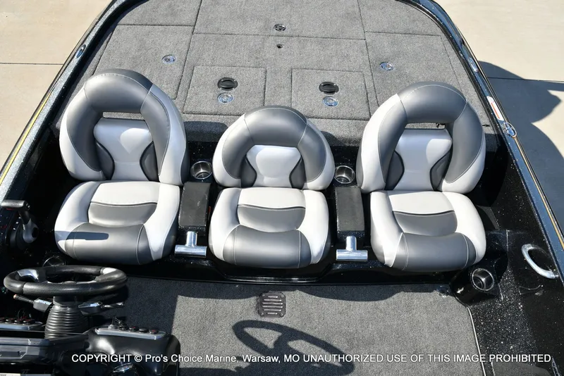 Slide: The Image of Nitro Z-8 w/250HP Mercury Pro-XS 2015 - 17