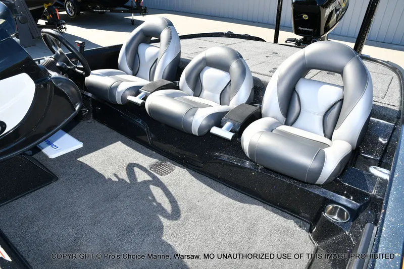 Slide: The Image of Nitro Z-8 w/250HP Mercury Pro-XS 2015 - 20