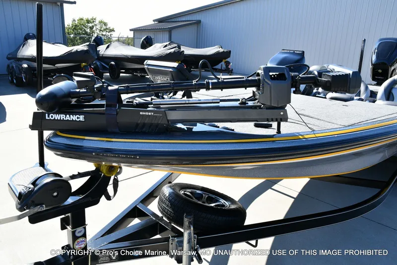 Slide: The Image of Nitro Z-8 w/250HP Mercury Pro-XS 2015 - 33