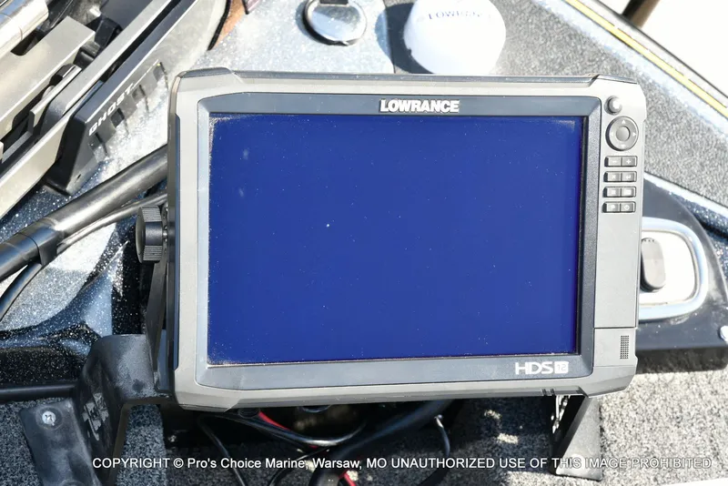 Slide: The Image of Nitro Z-8 w/250HP Mercury Pro-XS 2015 - 4