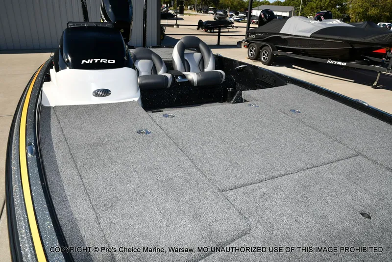 Slide: The Image of Nitro Z-8 w/250HP Mercury Pro-XS 2015 - 42