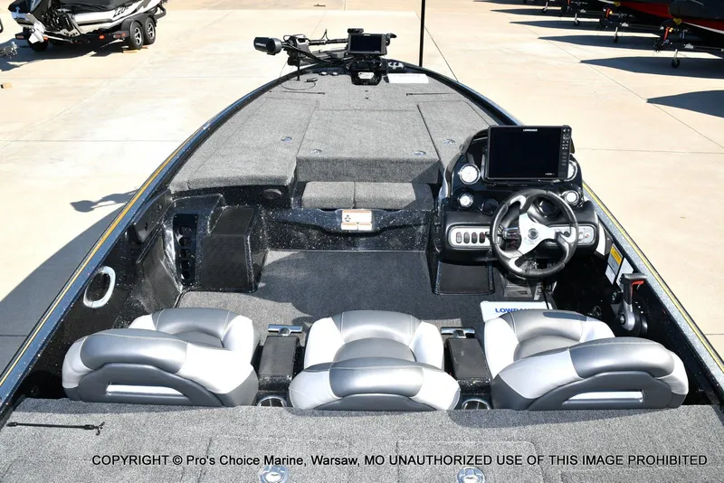 Slide: The Image of Nitro Z-8 w/250HP Mercury Pro-XS 2015 - 47