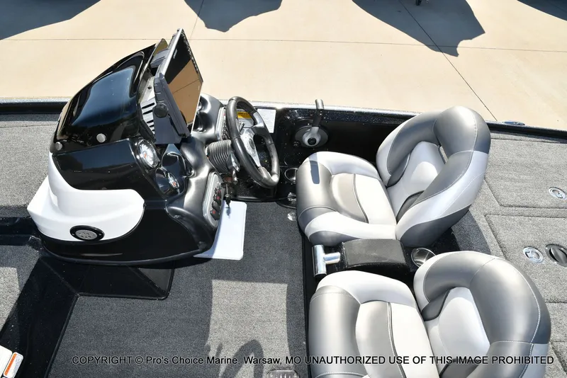 Slide: The Image of Nitro Z-8 w/250HP Mercury Pro-XS 2015 - 50