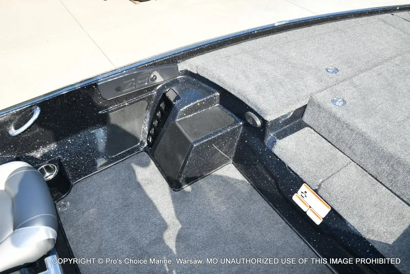 Slide: The Image of Nitro Z-8 w/250HP Mercury Pro-XS 2015 - 53