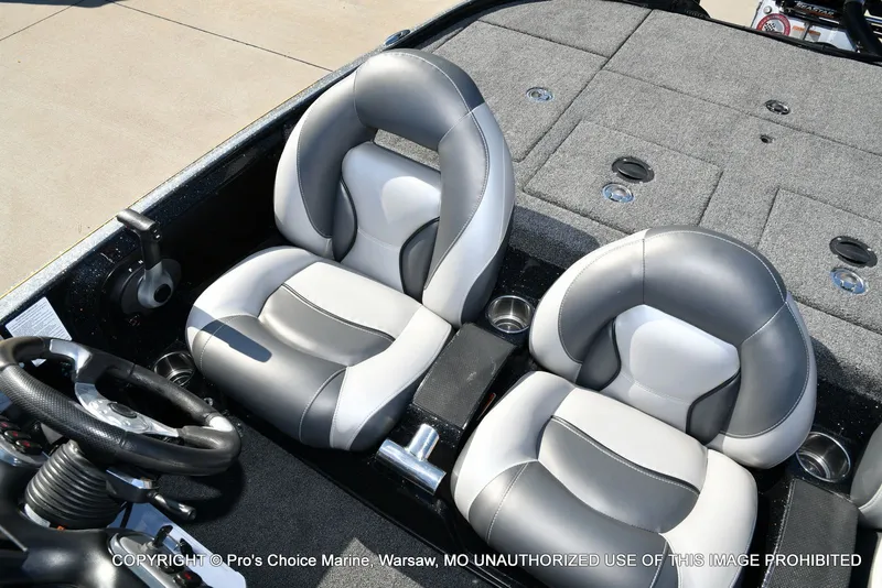 Slide: The Image of Nitro Z-8 w/250HP Mercury Pro-XS 2015 - 57