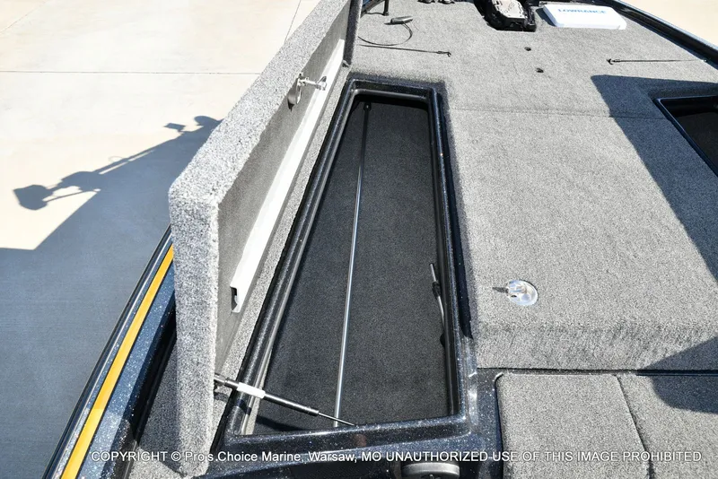 Slide: The Image of Nitro Z-8 w/250HP Mercury Pro-XS 2015 - 64