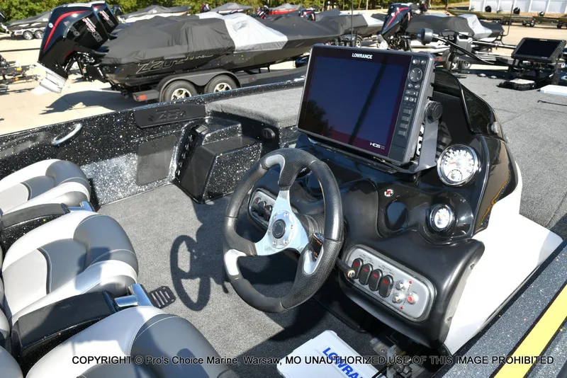 Slide: The Image of Nitro Z-8 w/250HP Mercury Pro-XS 2015 - 7