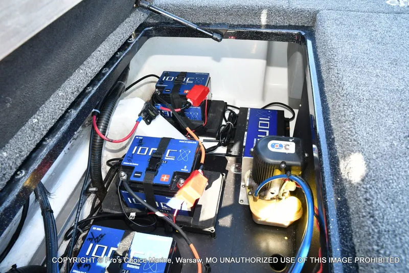 Slide: The Image of Nitro Z-8 w/250HP Mercury Pro-XS 2015 - 74