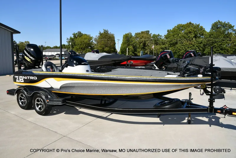 Slide: The Image of Nitro Z-8 w/250HP Mercury Pro-XS 2015 - 82