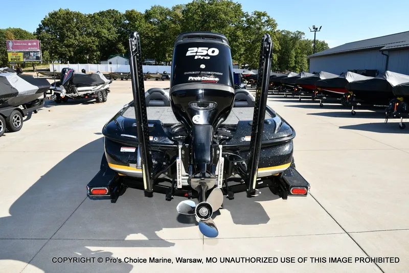 Slide: The Image of Nitro Z-8 w/250HP Mercury Pro-XS 2015 - 9