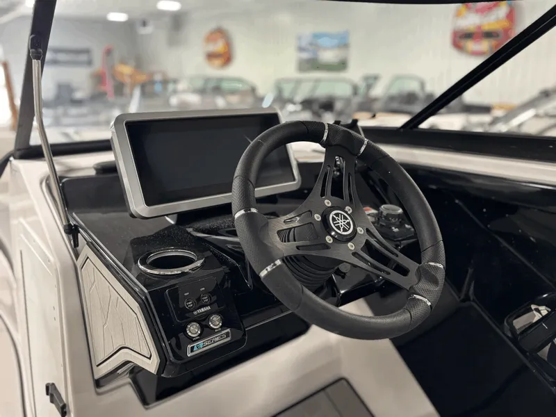 Slide: The Image of Yamaha 252XE 2025 - 14