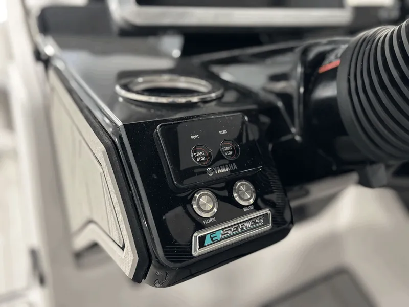 Slide: The Image of Yamaha 252XE 2025 - 15