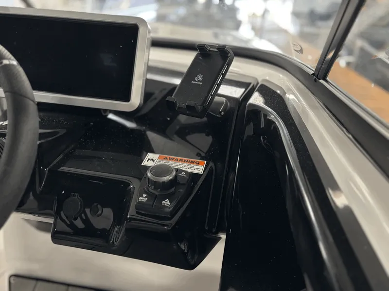 Slide: The Image of Yamaha 252XE 2025 - 17