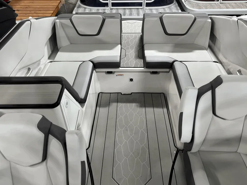 Slide: The Image of Yamaha 252XE 2025 - 19