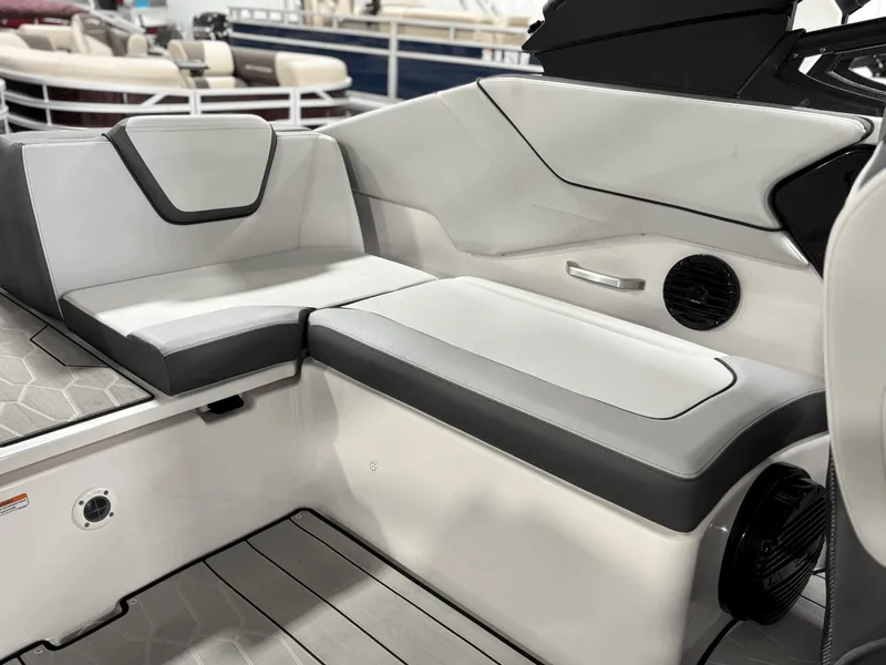 Slide: The Image of Yamaha 252XE 2025 - 21