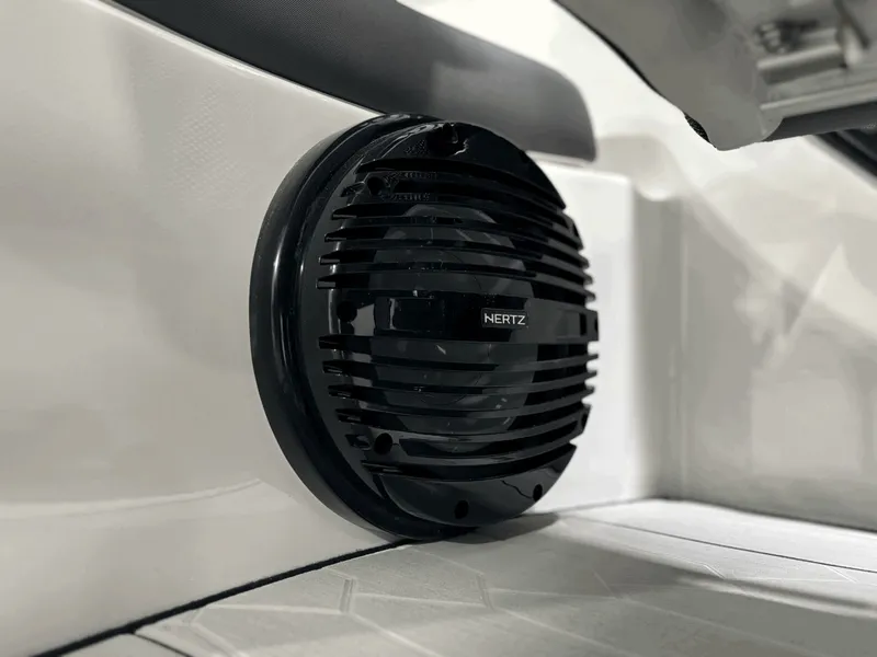 Slide: The Image of Yamaha 252XE 2025 - 23