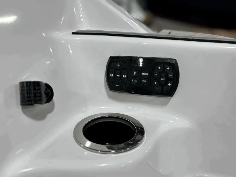 Slide: The Image of Yamaha 252XE 2025 - 27