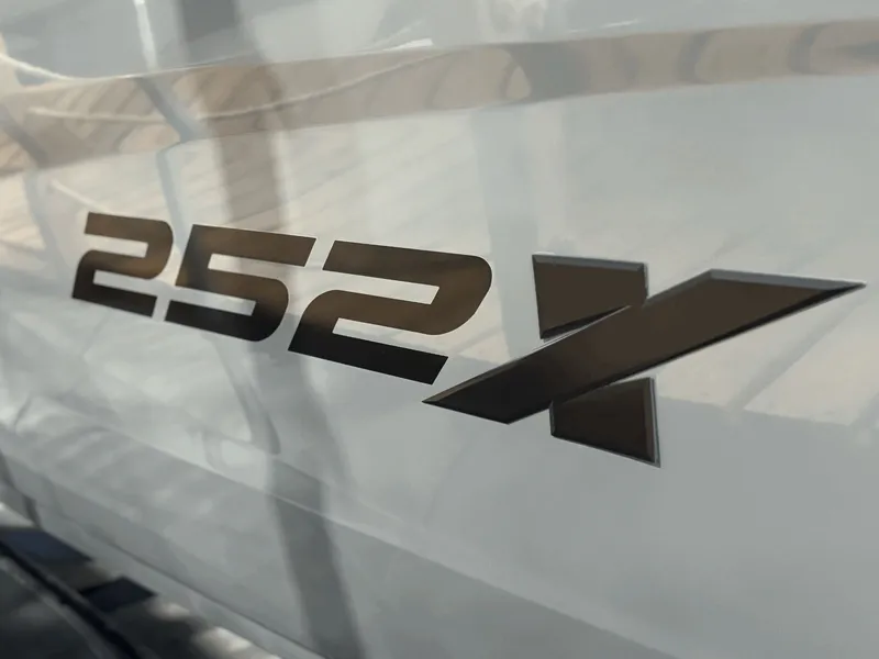 Slide: The Image of Yamaha 252XE 2025 - 30