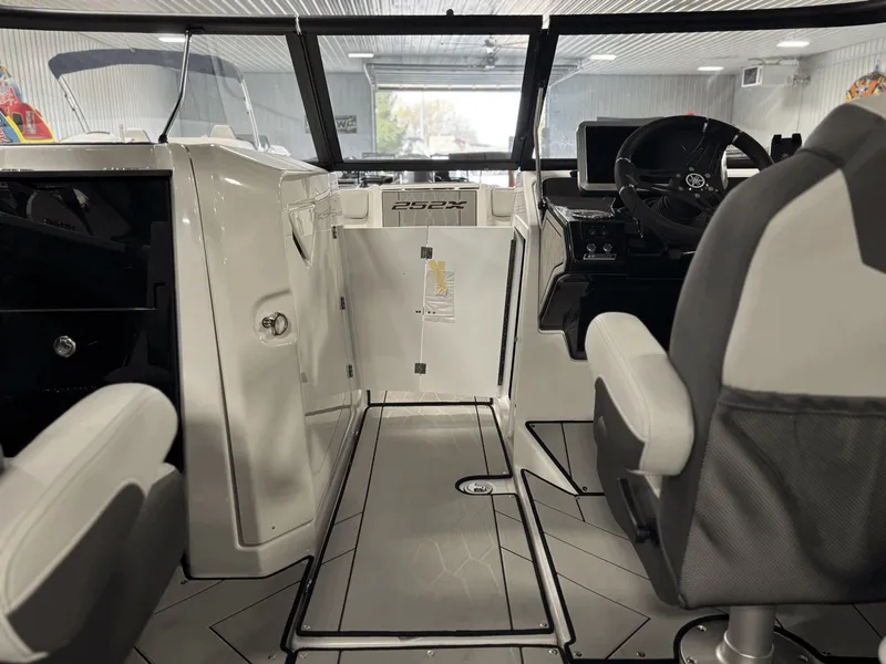 Slide: The Image of Yamaha 252XE 2025 - 9