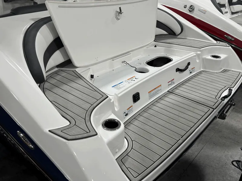 Slide: The Image of Yamaha 195S 2026 - 20