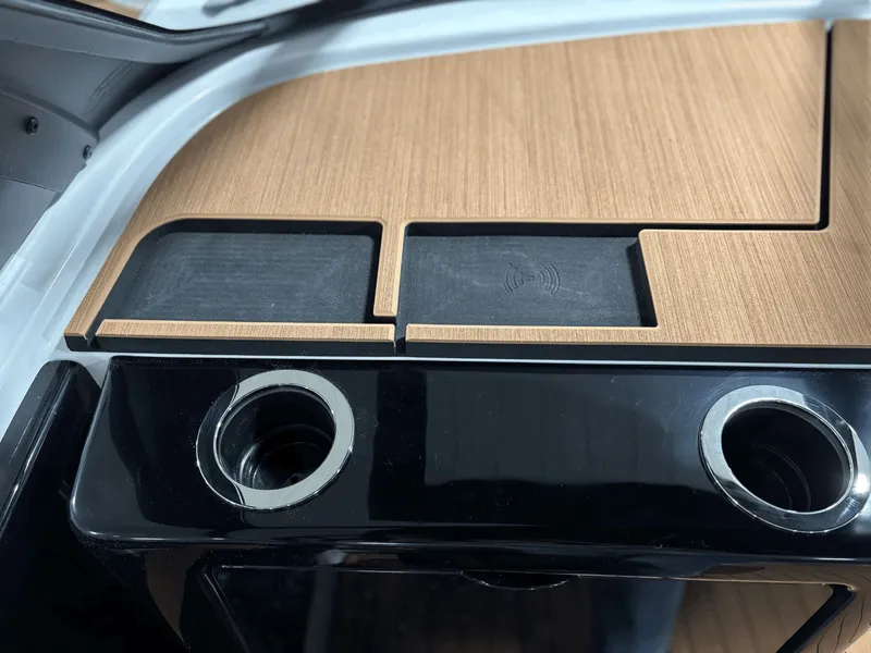 Slide: The Image of Yamaha 222SE 2026 - 13