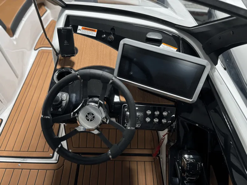 Slide: The Image of Yamaha 222SE 2026 - 16