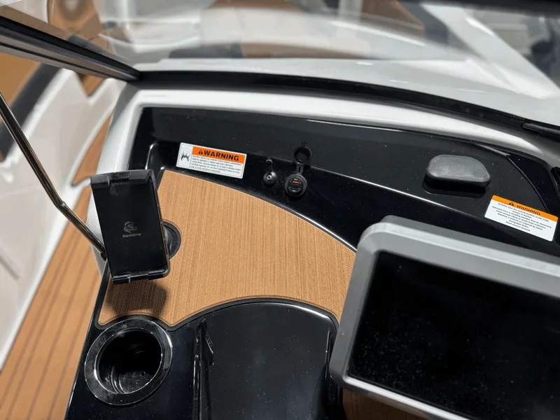 Slide: The Image of Yamaha 222SE 2026 - 17