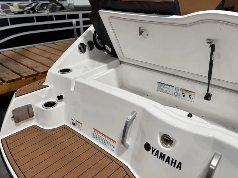 Slide: The Image of Yamaha 222SE 2026 - 21