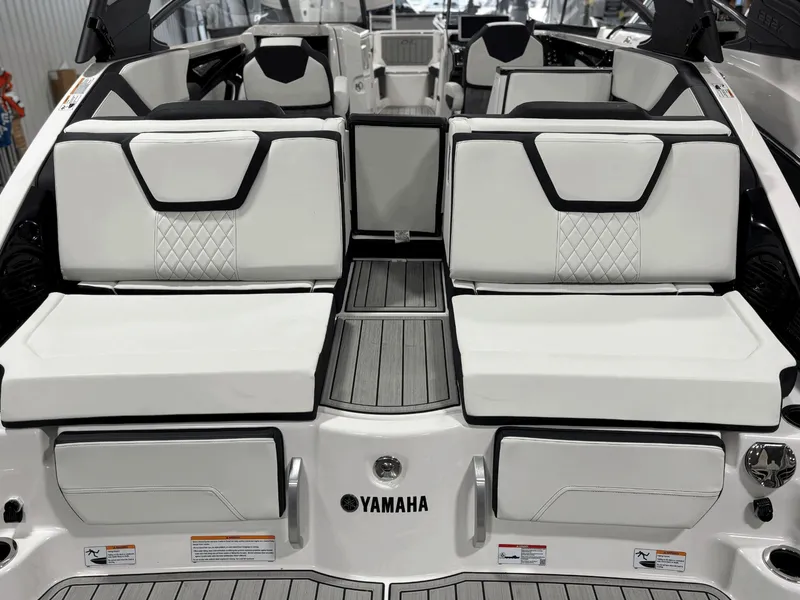 Slide: The Image of Yamaha 252SD 2026 - 24