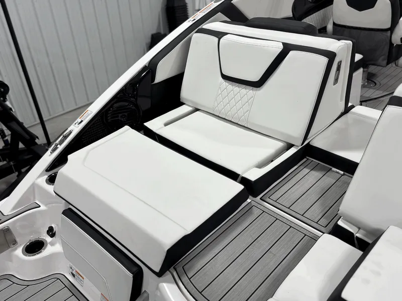 Slide: The Image of Yamaha 252SD 2026 - 27