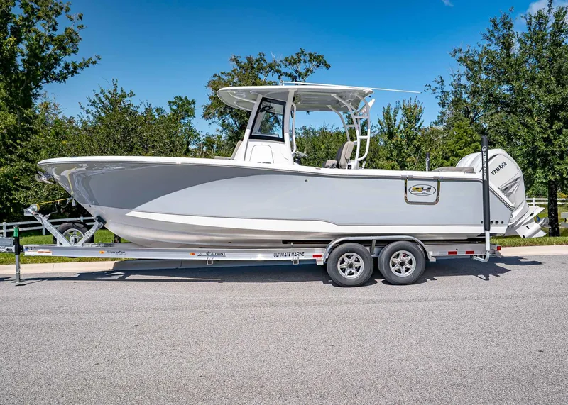 Slide: The Image of Sea Hunt ULTRA 285CB 2026 - 2