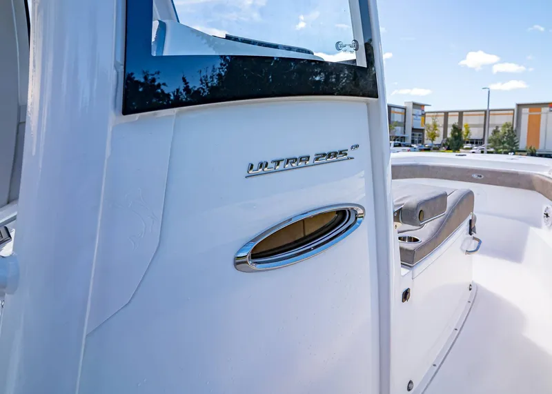 Slide: The Image of Sea Hunt ULTRA 285CB 2026 - 30