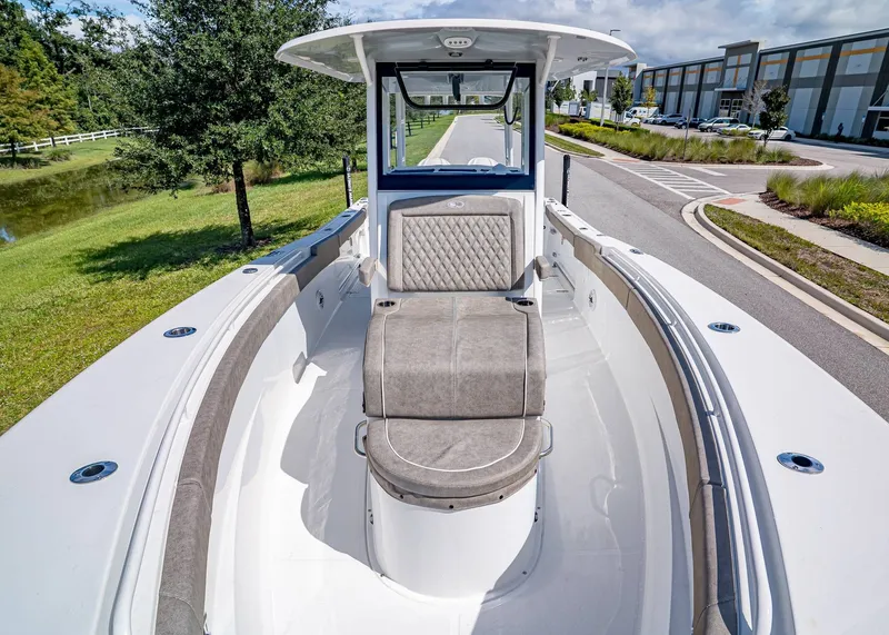 Slide: The Image of Sea Hunt ULTRA 285CB 2026 - 33