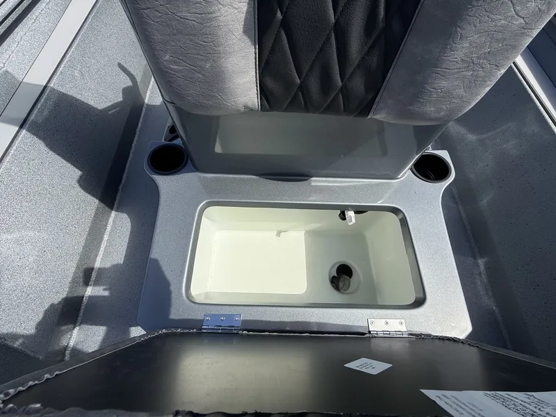 Slide: The Image of Excel 220 Bay Pro Elite 2026 - 3