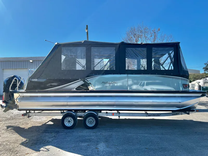 Slide: The Image of Avalon LSZ 25' Entertainer Triple-Toon - INCOMING! 2026 - 13