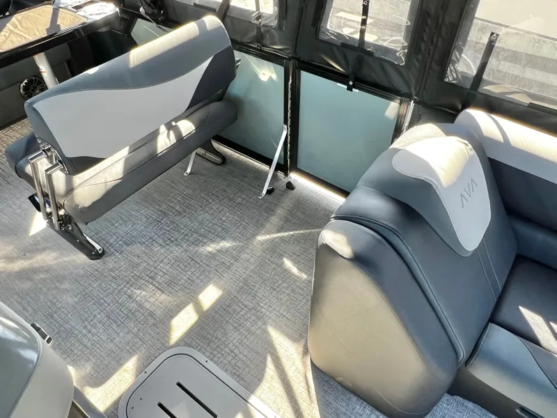 Slide: The Image of Avalon LSZ 25' Entertainer Triple-Toon - INCOMING! 2026 - 19