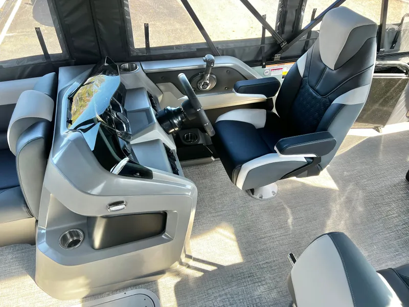 Slide: The Image of Avalon LSZ 25' Entertainer Triple-Toon - INCOMING! 2026 - 20