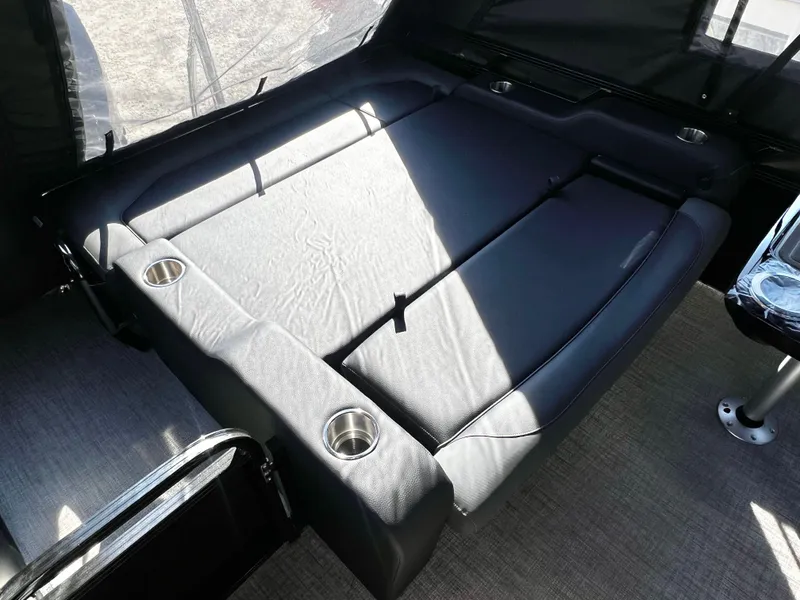 Slide: The Image of Avalon LSZ 25' Entertainer Triple-Toon - INCOMING! 2026 - 24