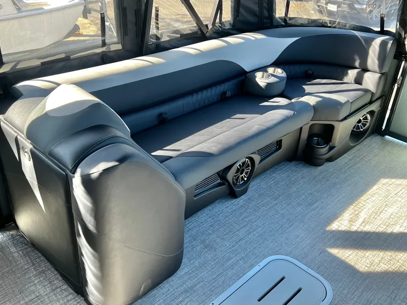 Slide: The Image of Avalon LSZ 25' Entertainer Triple-Toon - INCOMING! 2026 - 31