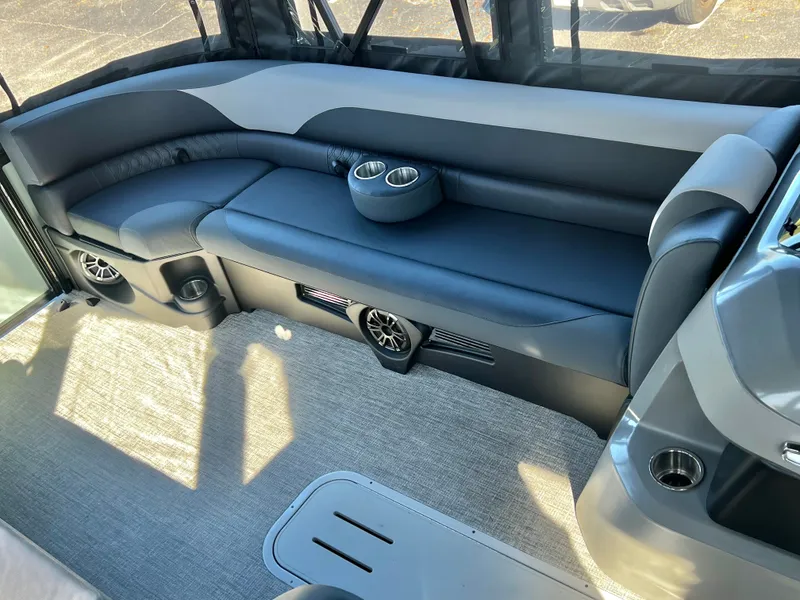 Slide: The Image of Avalon LSZ 25' Entertainer Triple-Toon - INCOMING! 2026 - 32