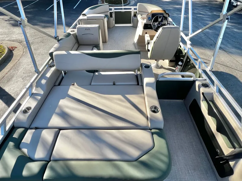 Slide: The Image of Avalon Venture 85 21' Versatile Rear Bench - INCOMING! 2026 - 17