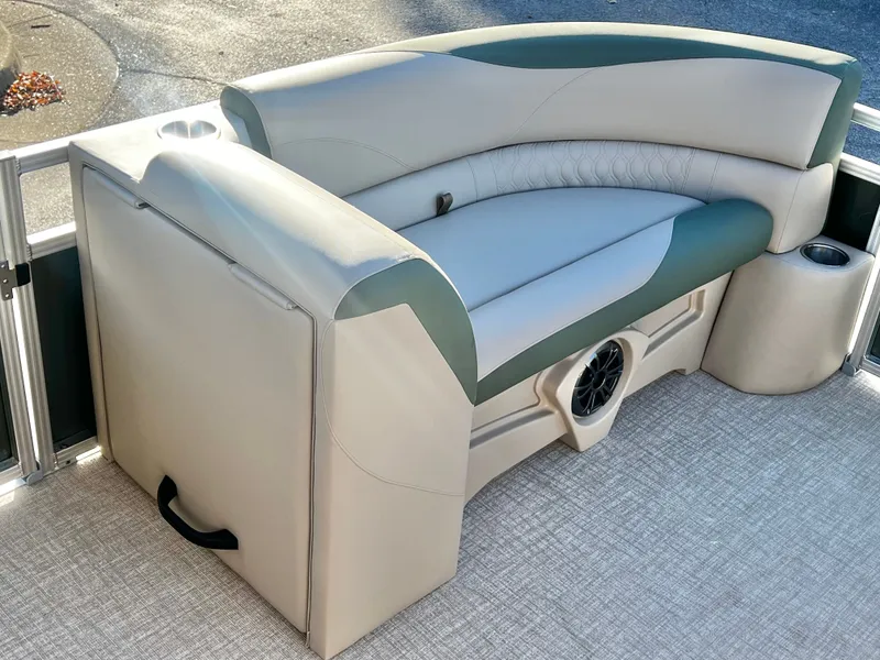 Slide: The Image of Avalon Venture 85 21' Versatile Rear Bench - INCOMING! 2026 - 22